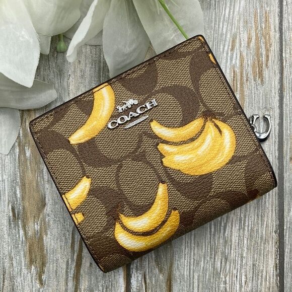 COACH Snap Wallet In Signature Canvas With Banana Print Bag Purse - Picture 1 of 11